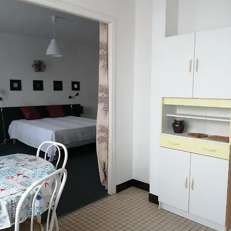 La Coursive アパートホテル 3*